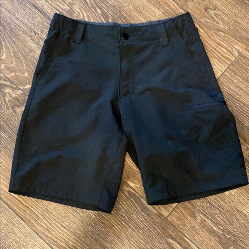 BOGO Men’s ZERO XPOSUR hybrid travel shorts